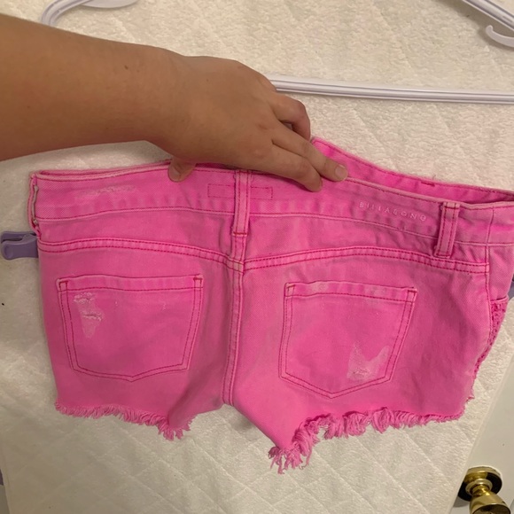 Bright pink crochet shorts - Picture 3 of 3